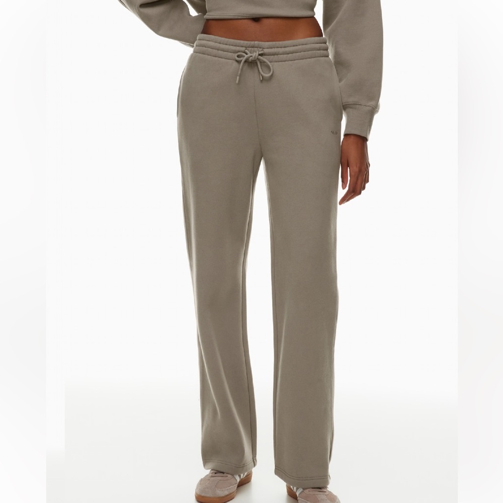 NWT aritzia sweat fleece boyfriend fit Sweatpants M